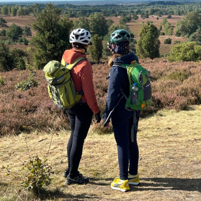 Anja mit ihrem Patenkind auf Urlaub in der Lüneburger Heide